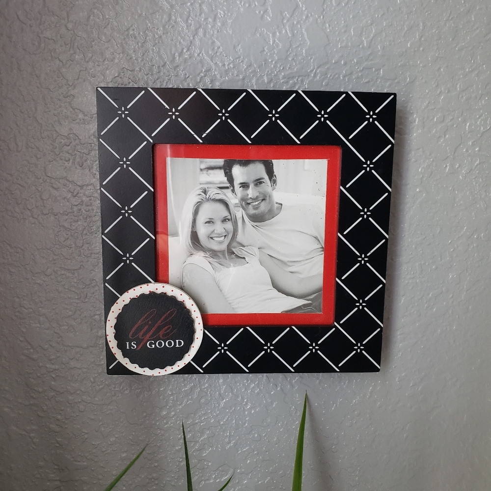 Picture frame Life is Good.
